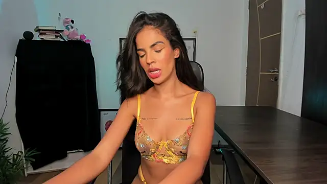 camille-rose live cam on StripChat
