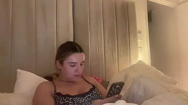 maisiesmithx live-chat rom