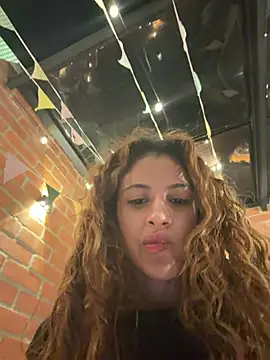 alana15's live cam