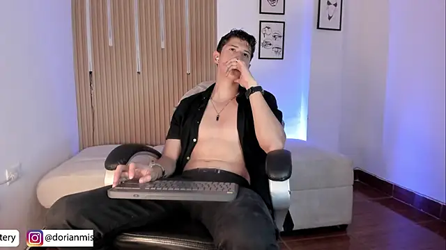 Dorianmistery2322_ Live Web Cam Show