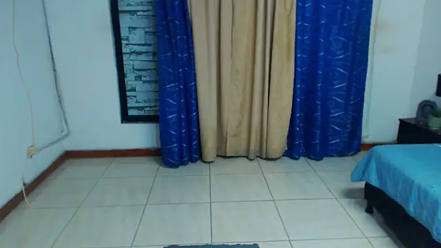 kiwii_nasty webcam