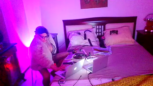CharlotteVixxens webcam