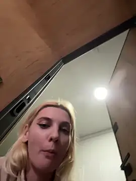 Luv_Doll webcam