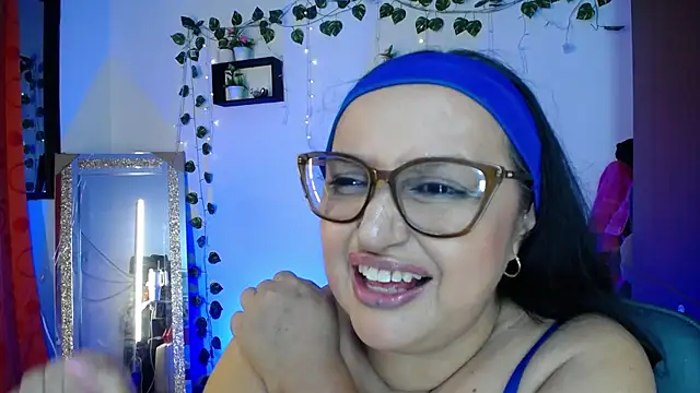 Gia_Nahomi webcam