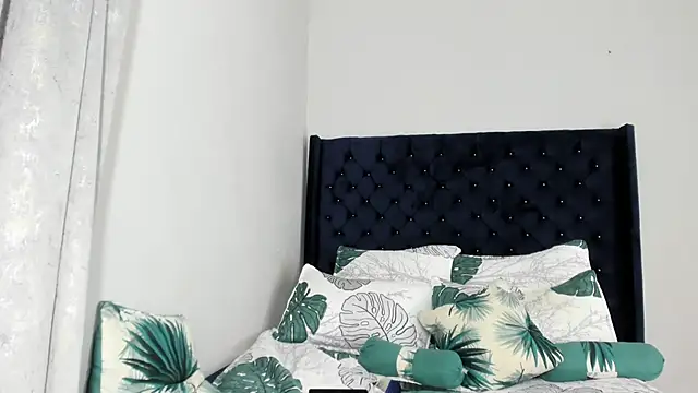ConnieSmall24 webcam