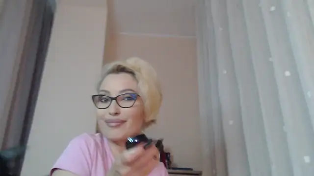 JADAPink___ webcam