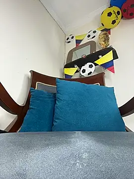 LilaRvsh webcam