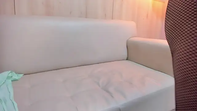 MiaSwan_ webcam