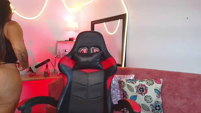 Megaan_Greey webcam