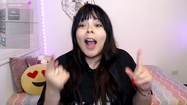 EllieMoonX webcam