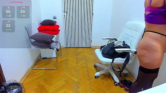 LauraSiin webcam