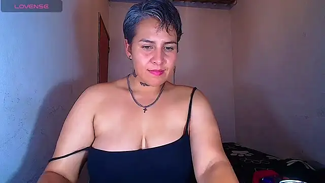 Yessi_rousse webcam