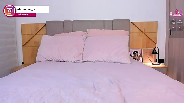 Alexandra_ra webcam
