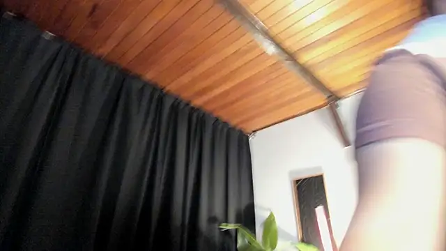 EmiliWilliams webcam