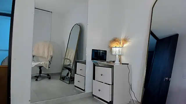 alexa_tobar webcam