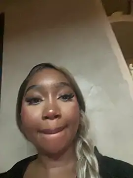 alisonn_moon webcam