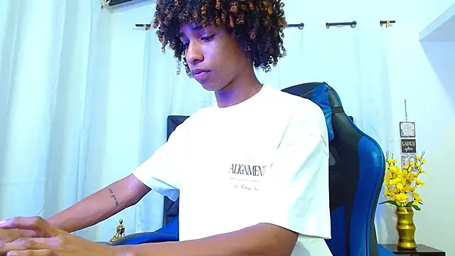 angelll18_ webcam