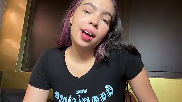 Violett_Moonx webcam