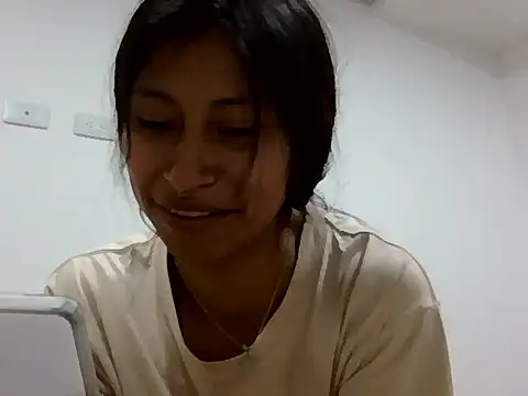 Pocahontas_Honey webcam