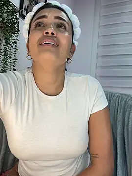 aisha_es webcam