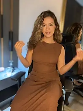 Alisha-Bond webcam