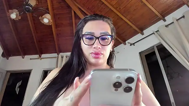 IsaFontanna Live Web Cam Show