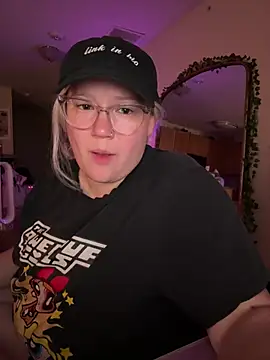 PiggyRose Live Web Cam Show