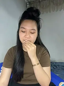Almira6868 webcam