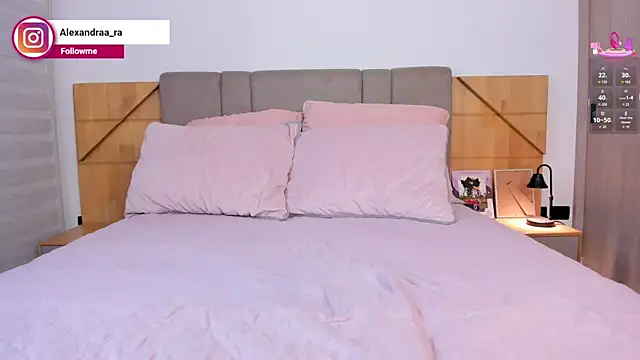 Alexandra_ra webcam