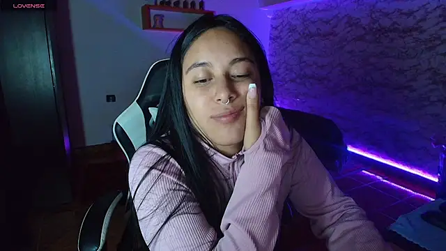 Camila_IRoose webcam