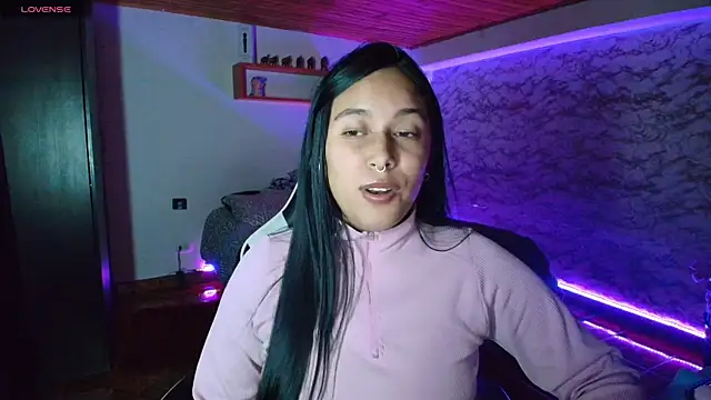 Camila_IRoose webcam