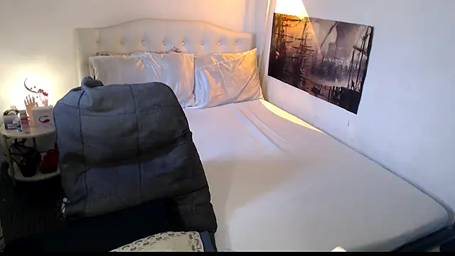 NinaDOM4CUM webcam