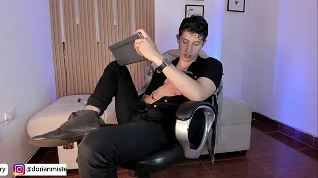 Dorianmistery2322_ webcam