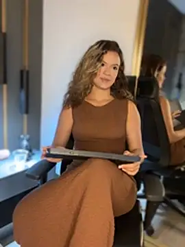 Alisha-Bond webcam