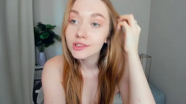ThanhBuerger live cam on StripChat