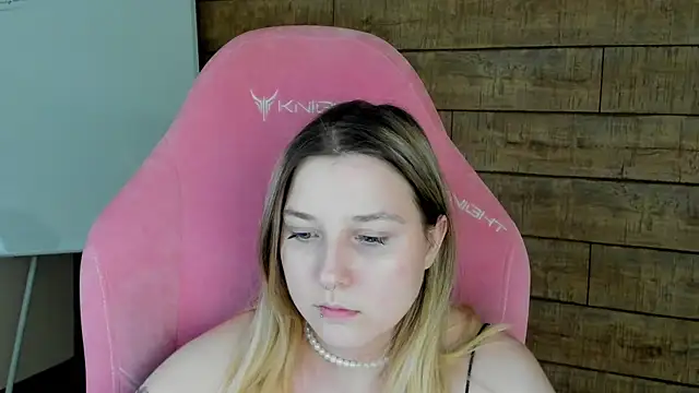 TinnaBurton webcam
