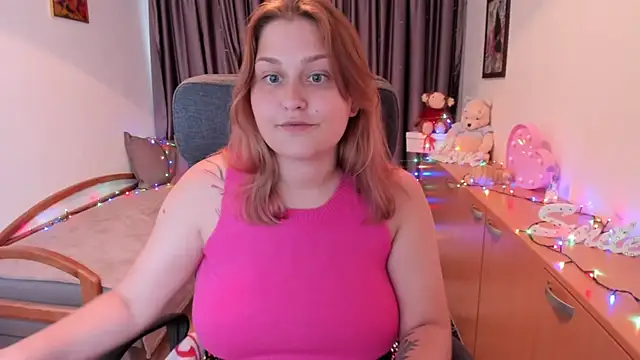 NoraLiin webcam