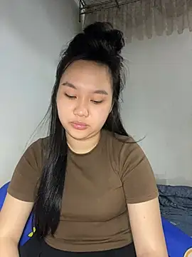 Almira6868 live cam on StripChat