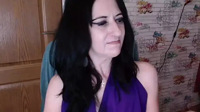 DebraMilf webcam