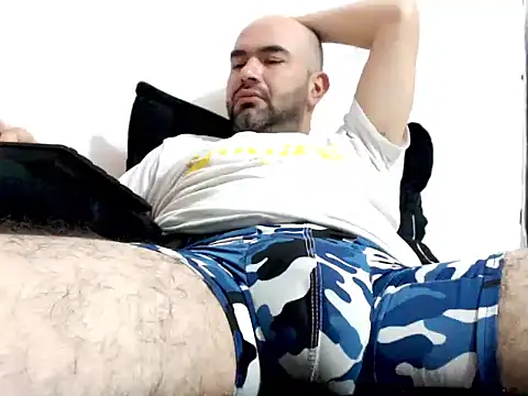 hairyandbigmann webcam