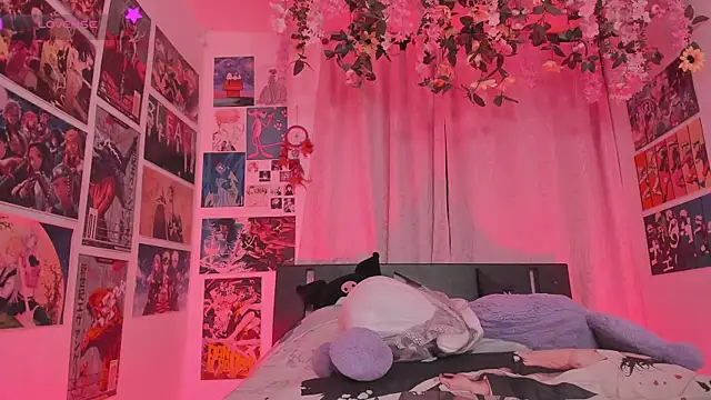 MissCurvyTop webcam