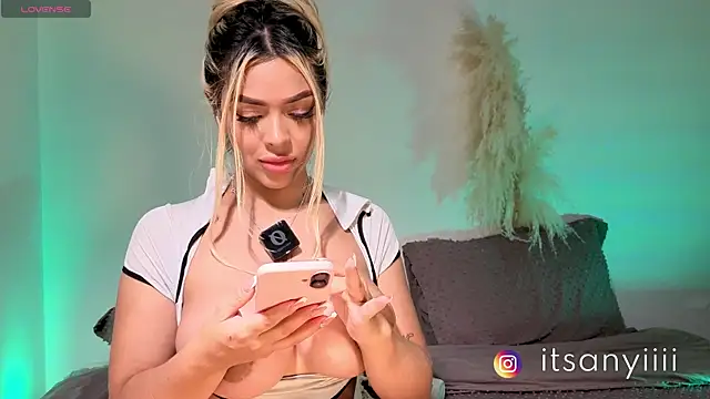 Addison_baker webcam