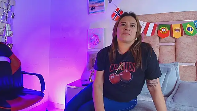 ElenaLauren webcam