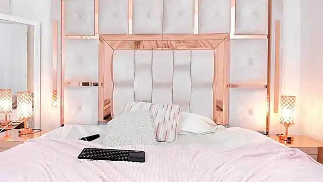 Carlee_Jones webcam