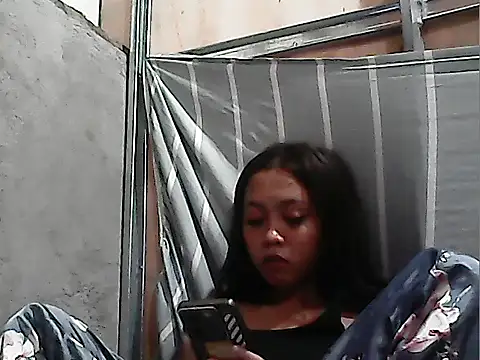 Yours_AsianPinayGirl18 webcam