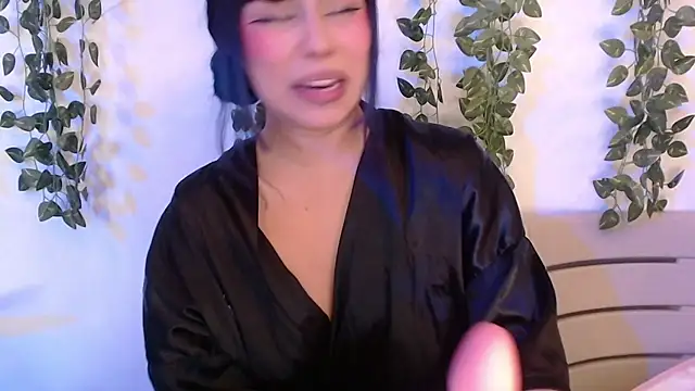 Lia_Kittenx webcam