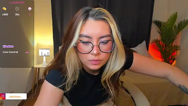 dakottaa_ webcam