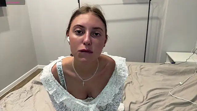 selena_favn live cam on StripChat