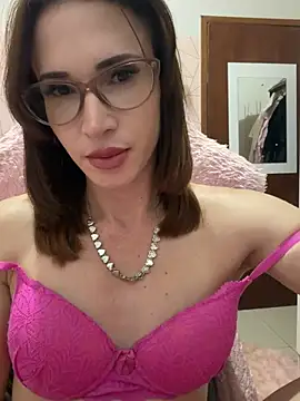 Irresistible37 webcam