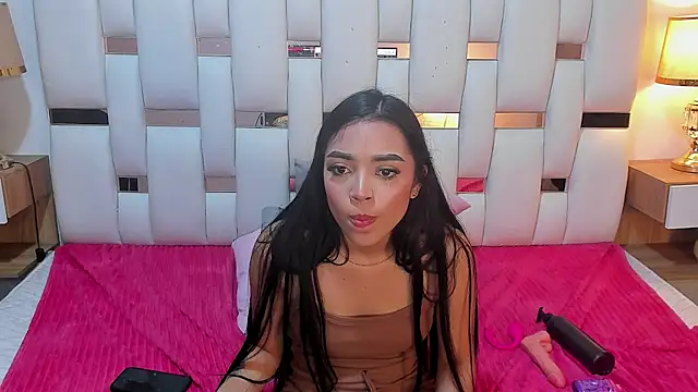 Nauthy_Nahomi webcam